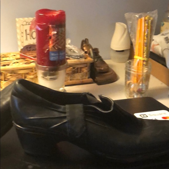 Cute Black Leather Booties By Clark Sz 7.5 - Picture 5 of 6